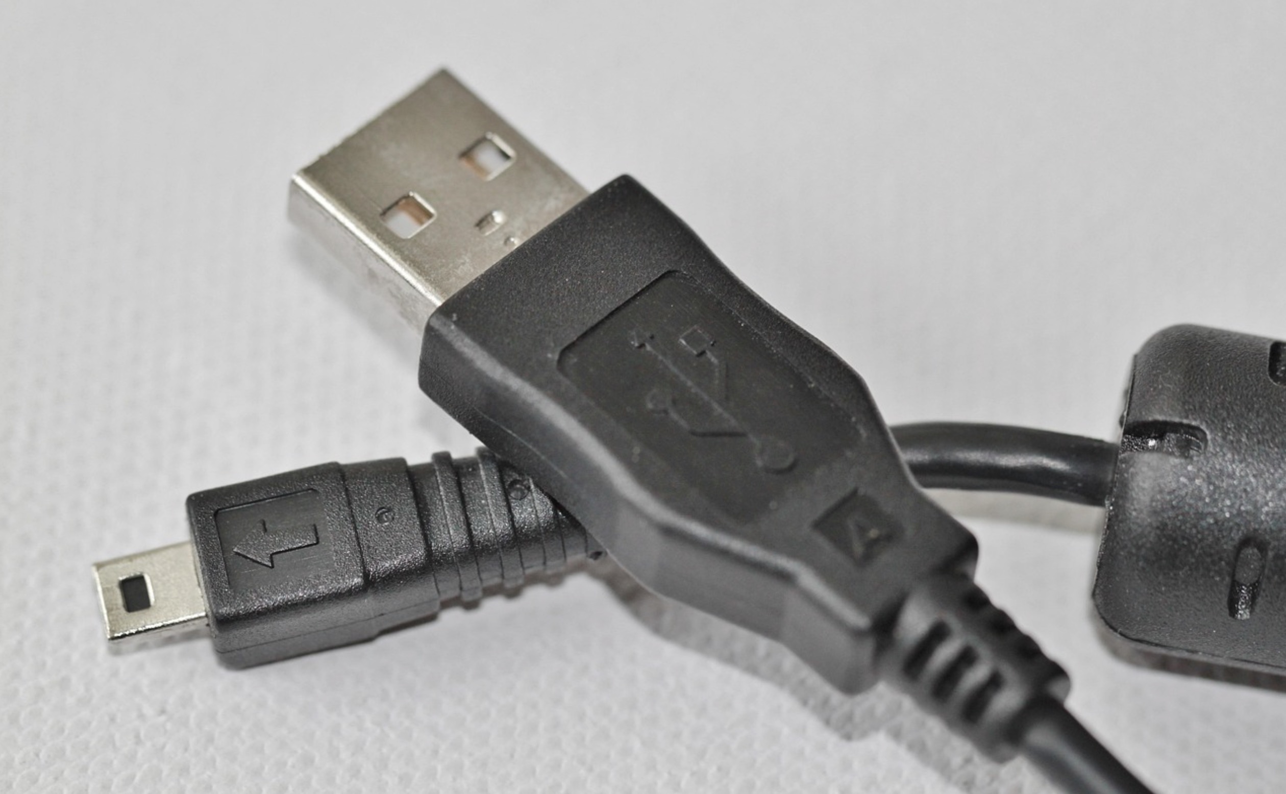 damaged usb cable