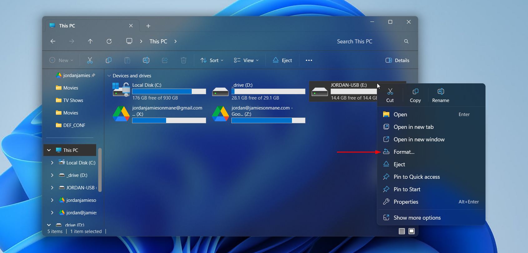 Formatting the USB drive.